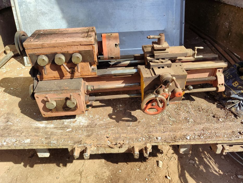 Продам токарный станок ТВ4