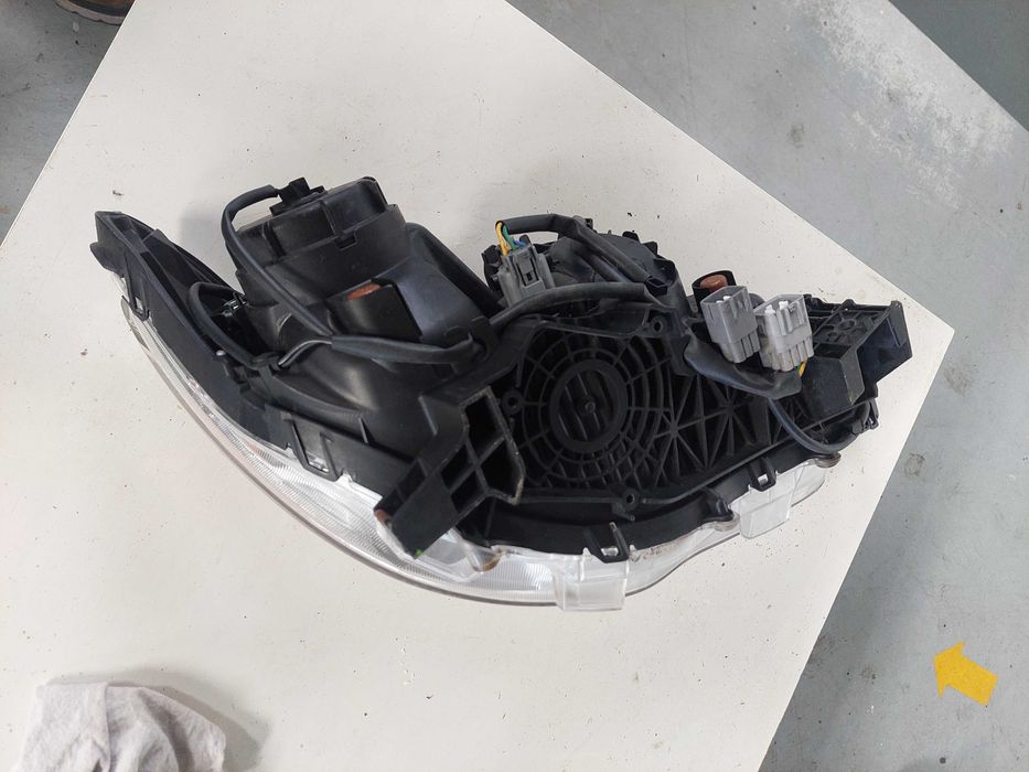 farol esquerdo Mitsubishi asx