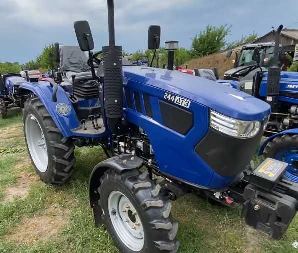 Новітній трактор ДТЗ 244 30 к.с. реверс (4х4) мінітрактор.