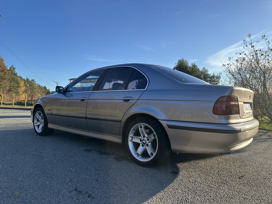 Bmw e39 523i R6 170koni 2.5b LPG gaz automat BEZ RDZY bardzo ładna