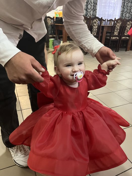 Сукня дівчинці на річок