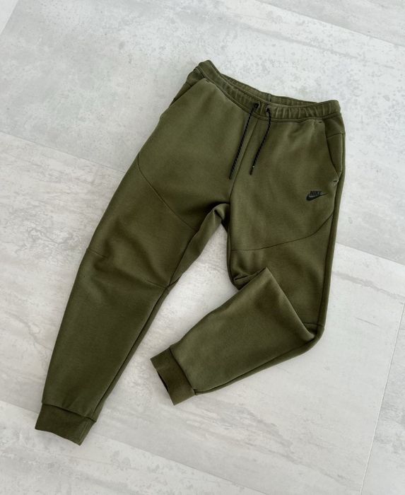 Продам штаны nike tech fleece