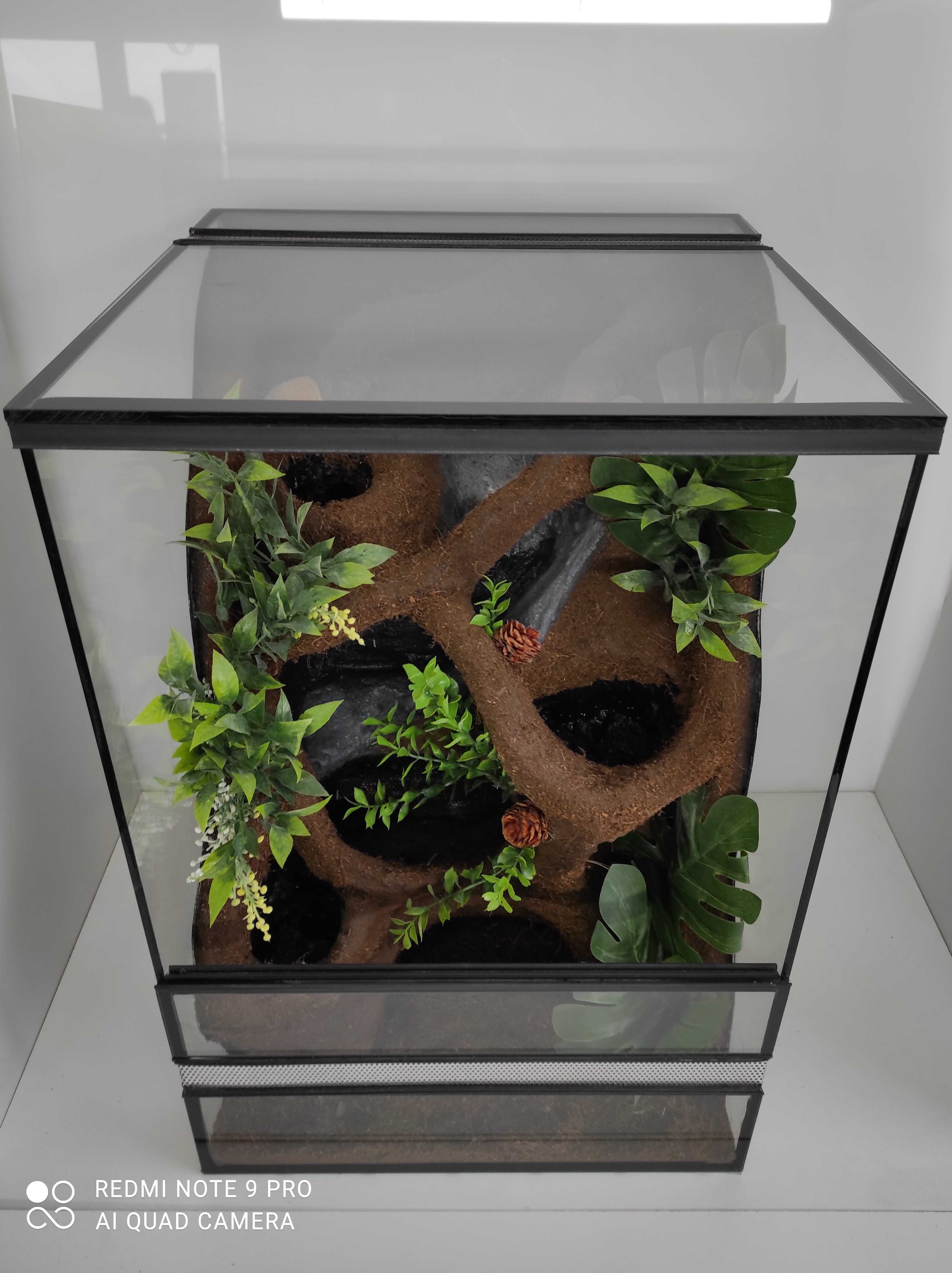 Terrarium z wodospadem TW14W dla gekona, felsumy, drzewołaza AquaWaves