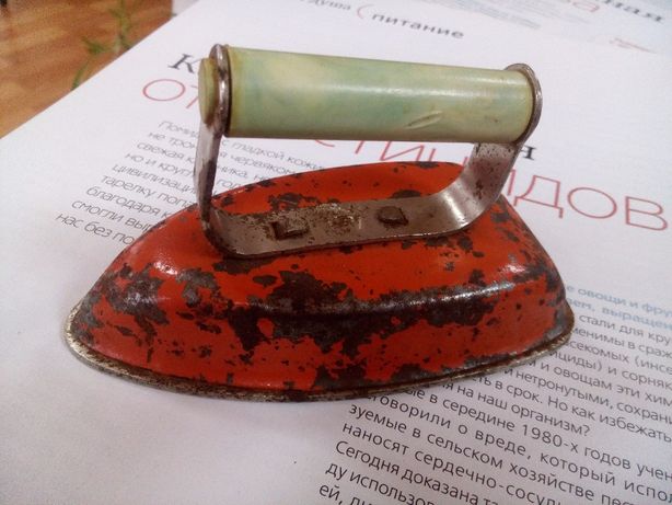 Утюг металлический (клеймо ЛЗЛ), игрушка СССР, утюжок детский