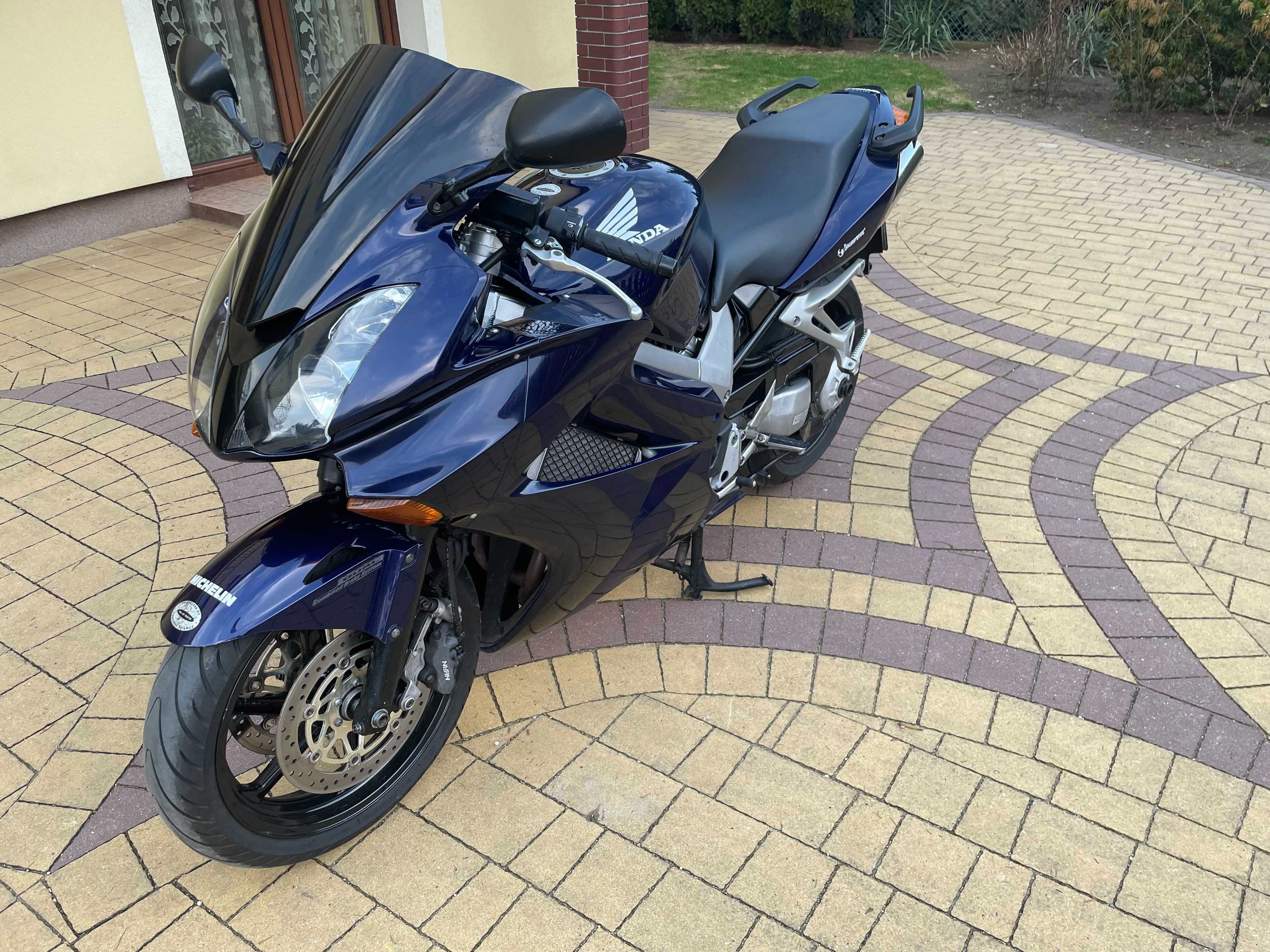 Honda VFR 800, 2004r