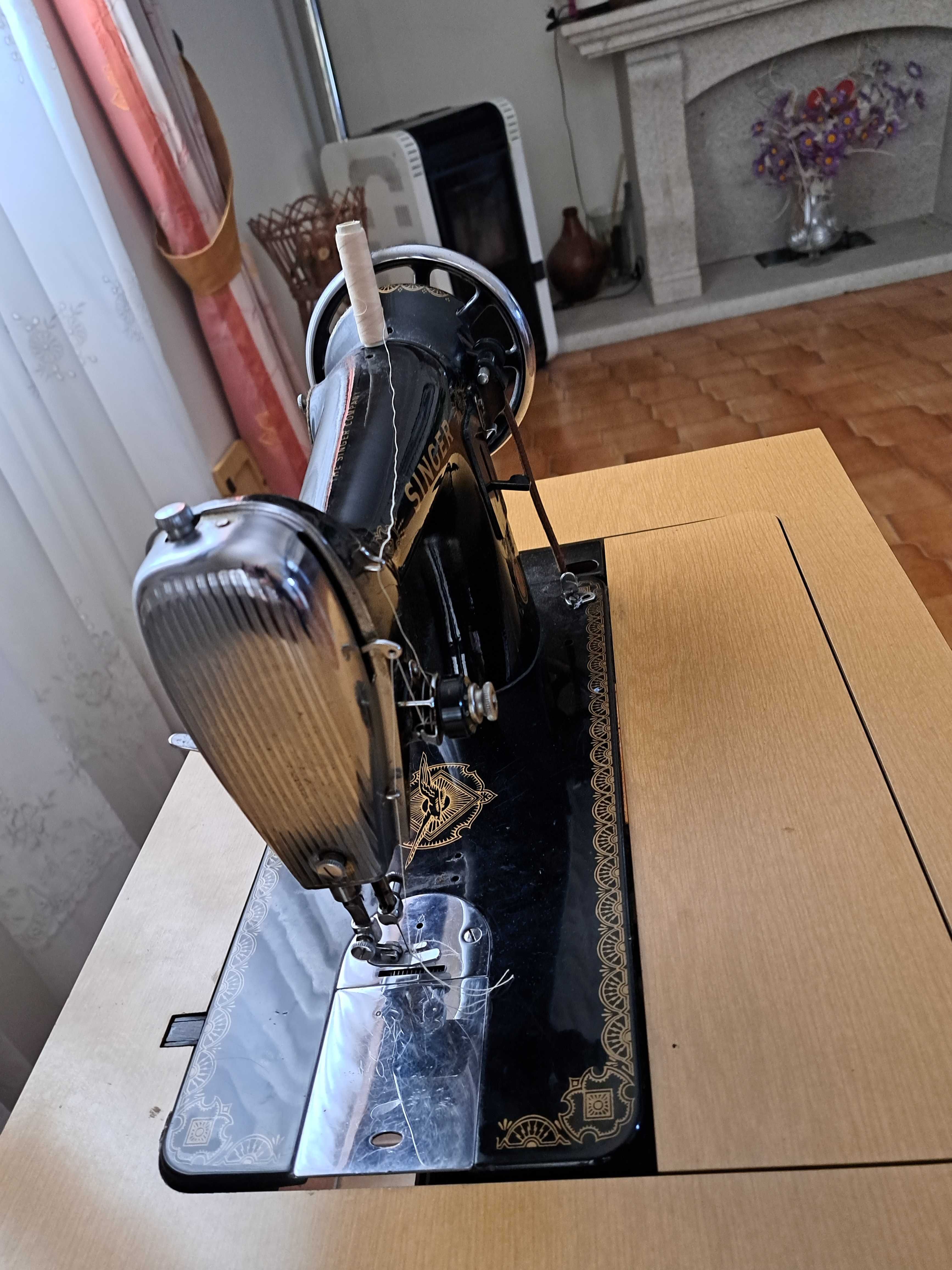 máquina de costura SINGER funcional
