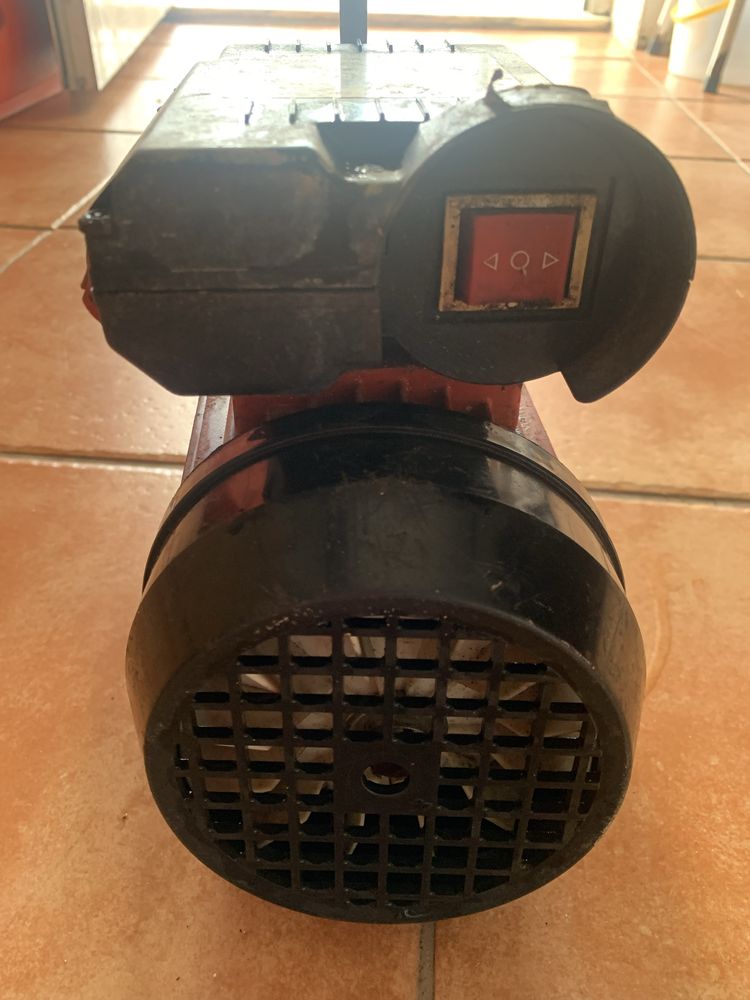 Motor de extraçao de vinho