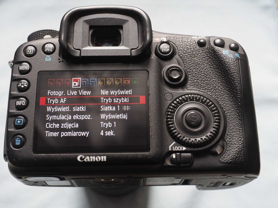 Canon EOS 7D mk I + Sigma 18-200mm f3.5-6,3 DC HSM Conterporary