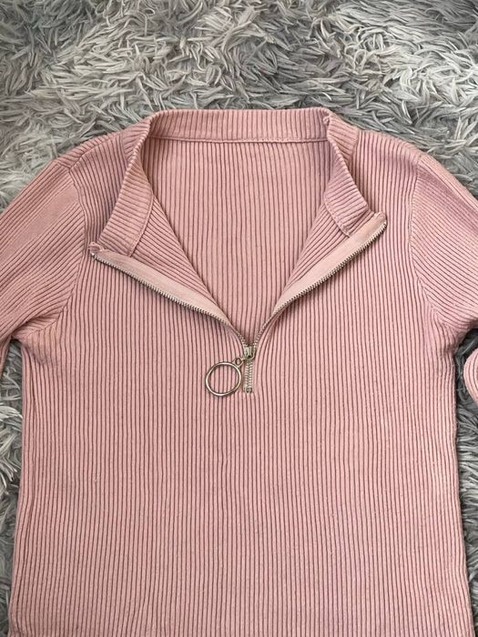 Жіноча кофта пудрового кольору