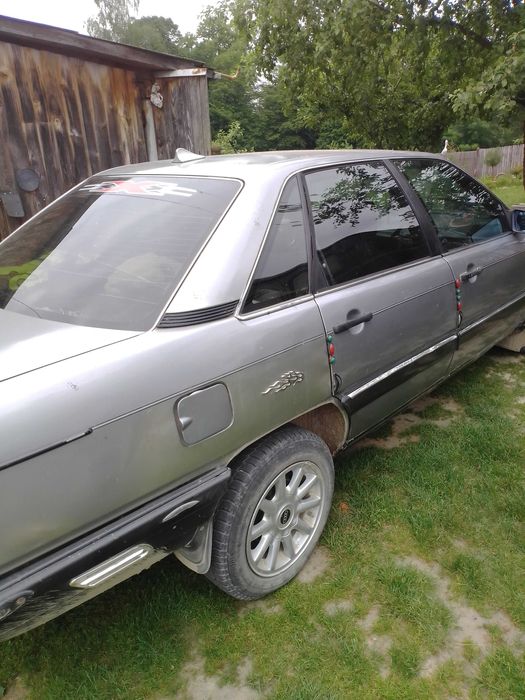 Авто ауді 1986р.