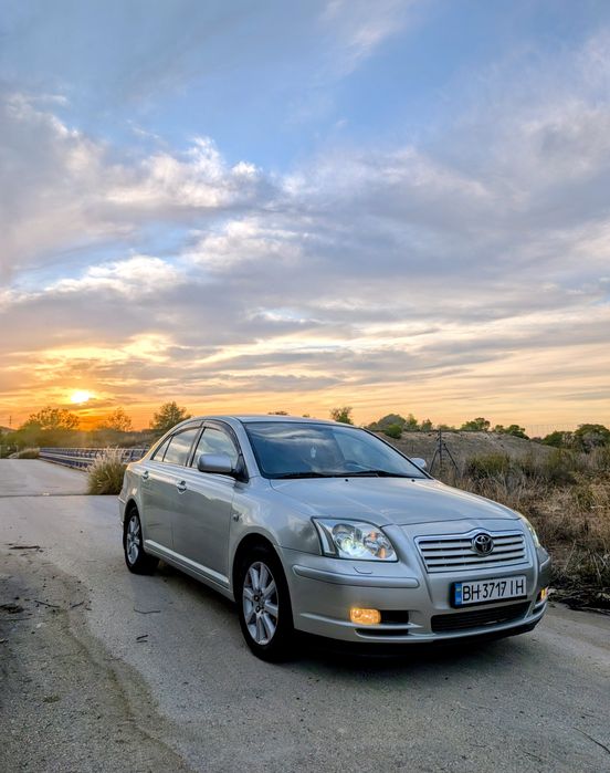 Продам машинуToyota Avensis