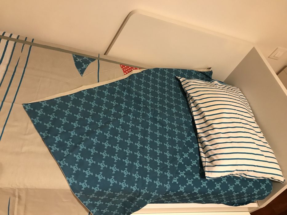 Capa edredão, lençol de baixo fronha e duas cortinas