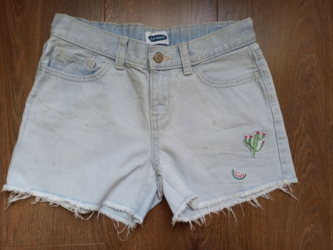 Продам джинсовы шорты на девочку фирмы OLD NAVY 10-12  лет.