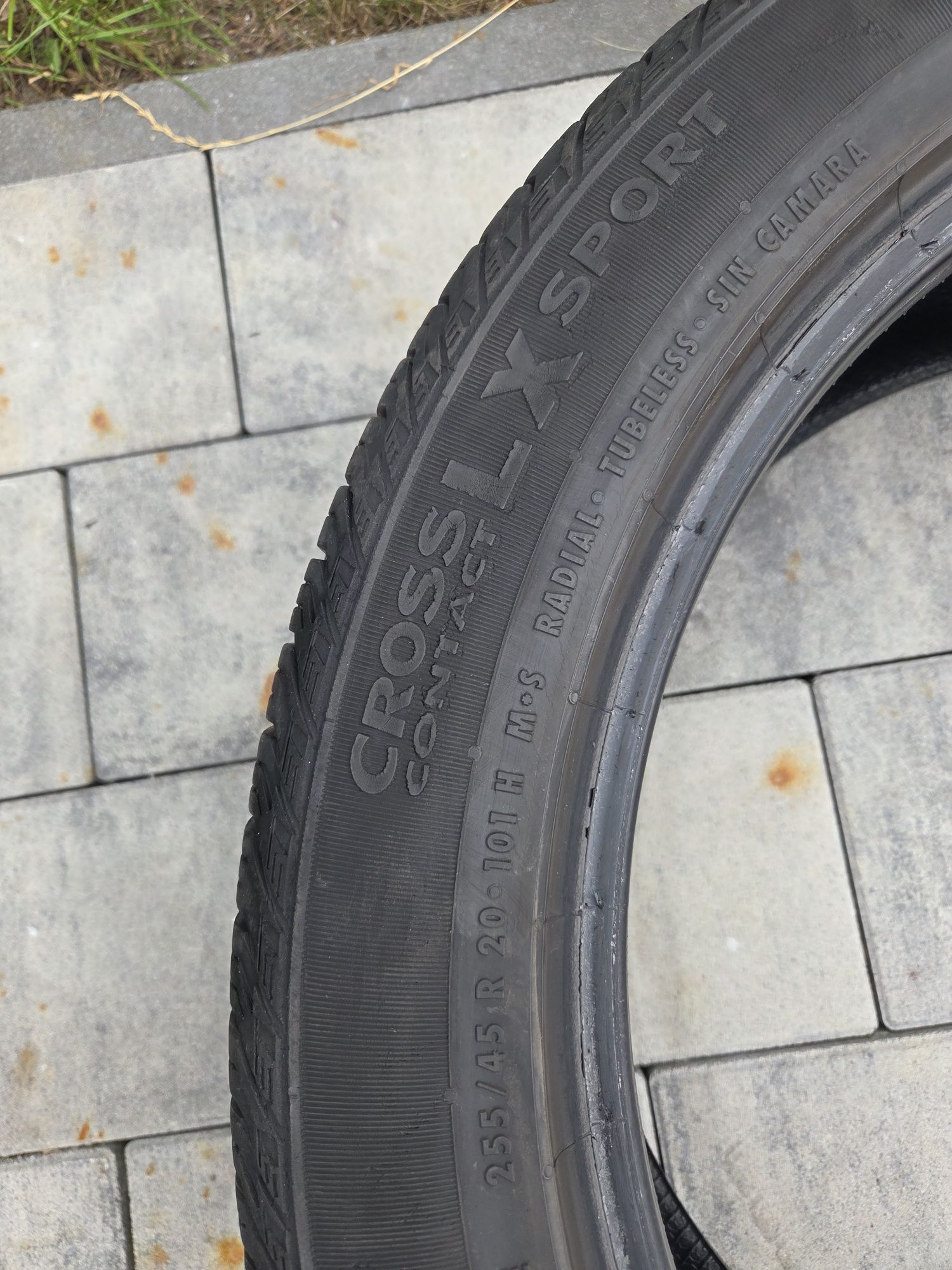 Opony 255/45/20 Continental cross sport LX