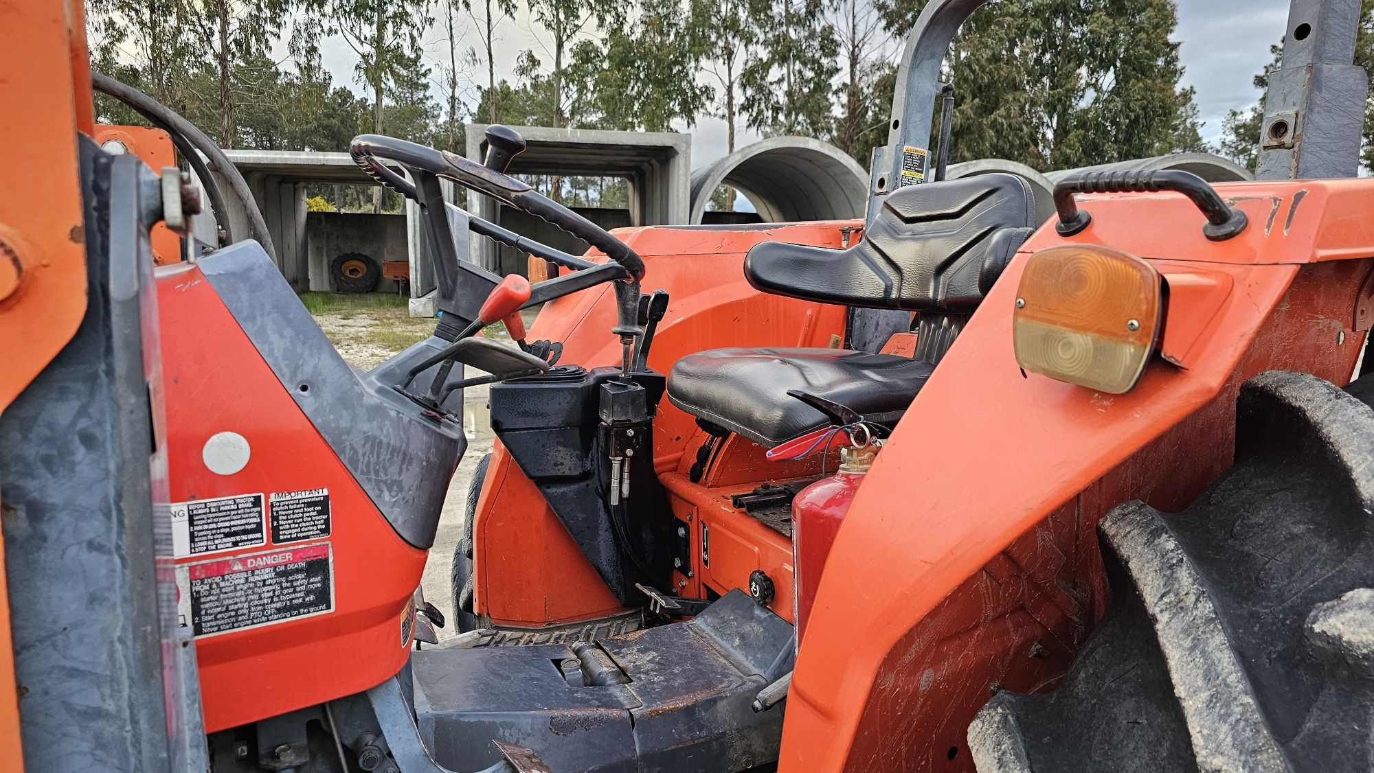 Kubota ME9000 com carregador