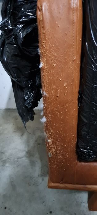 Sofa em pele sintética