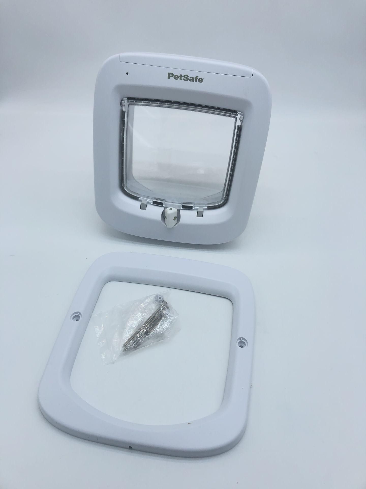 Cat Mate Elite: Mikrochip, Timer, LCD, łatwy montaż w drzwiach, biały