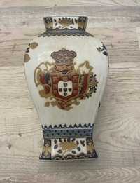 Jarra de Porcelana pintada à mão com brasão de Portugal