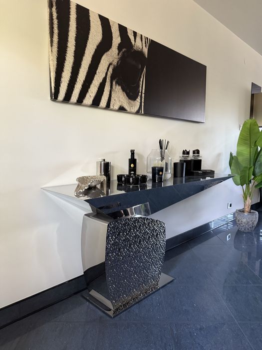 Designerska srebrna konsola lustrzana