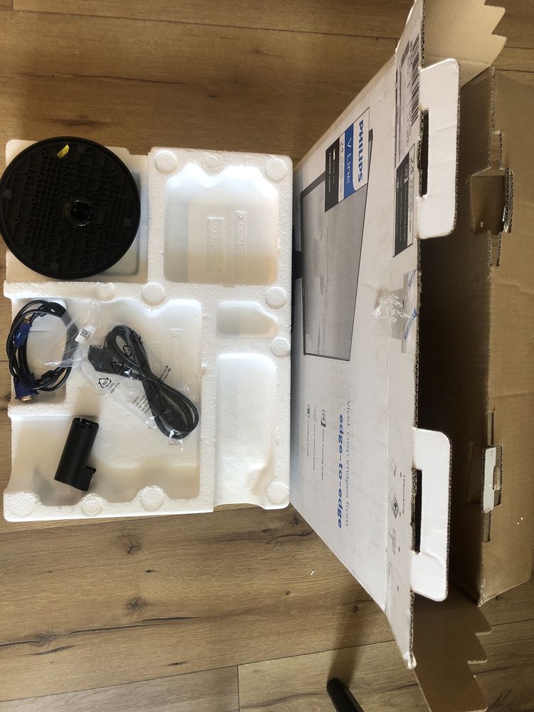 Монітор Philips 223V5LSB2