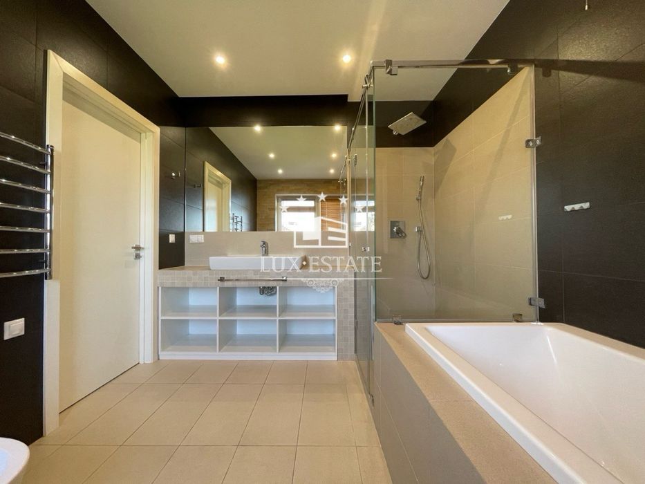 Аренда Таунхаус под офис и жилье Соломенский р-н