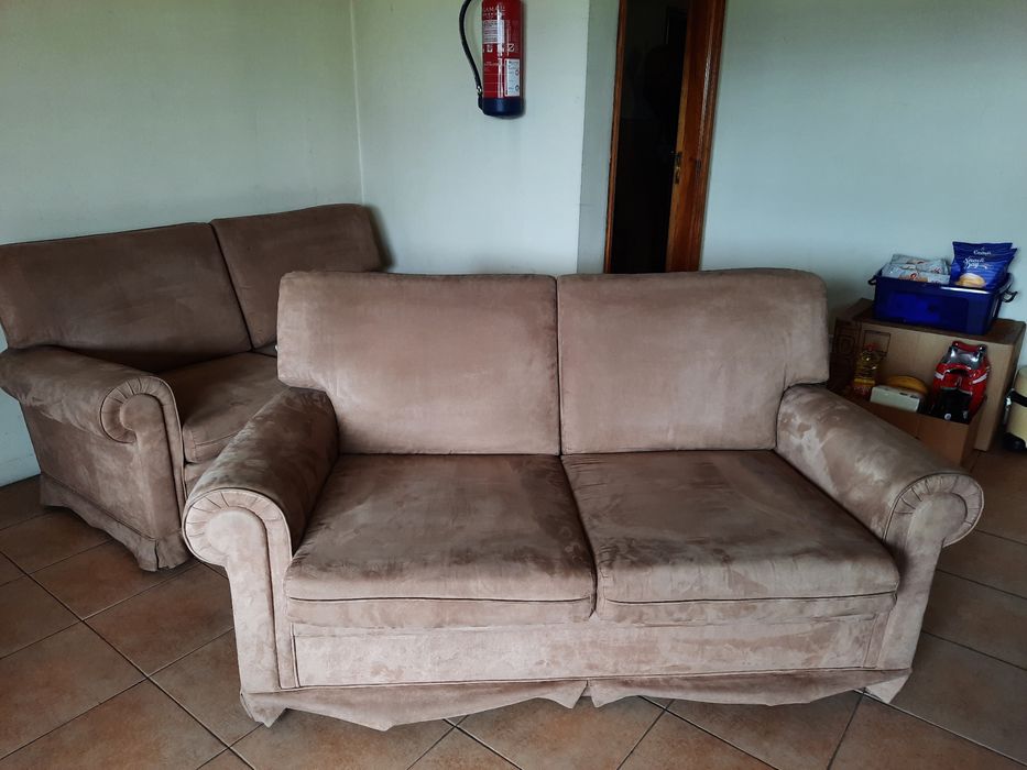 Vendo 2 sofás de 2 lugares