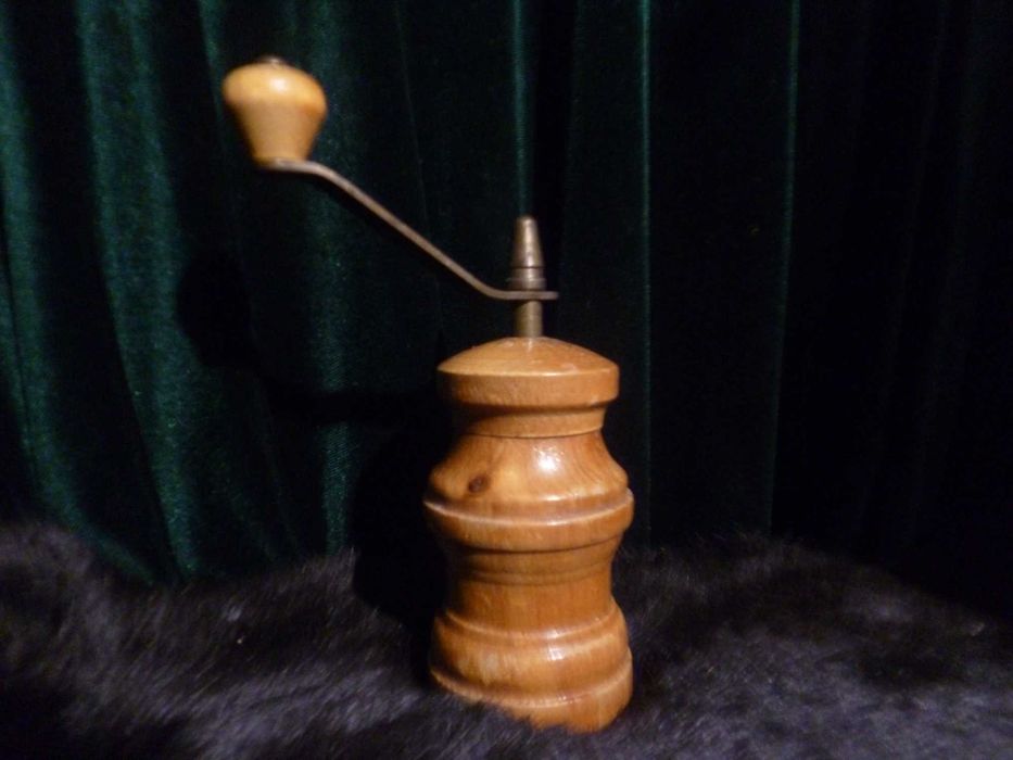 Ручная мельница для специй. Времён ссср. Рабочая.