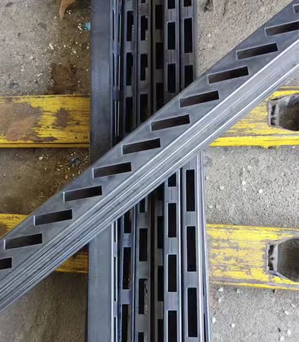 Bramy, przęsła, ogrodzenia, barierki oraz inne konstrukcje stalowe