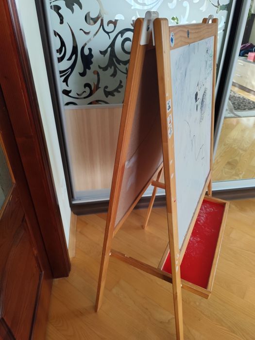 Продам  дошку для малювання,мольберт