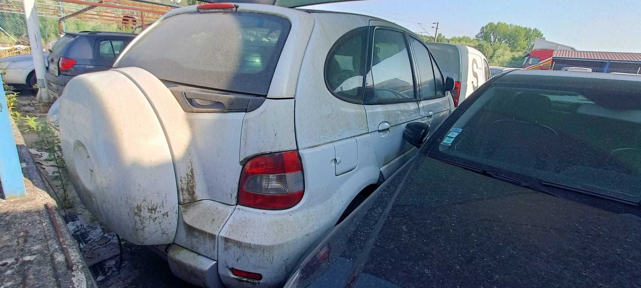 Veiculo Todo o Terreno 4X4 familiar Renault Scenic RX4 2.0i 140 cv