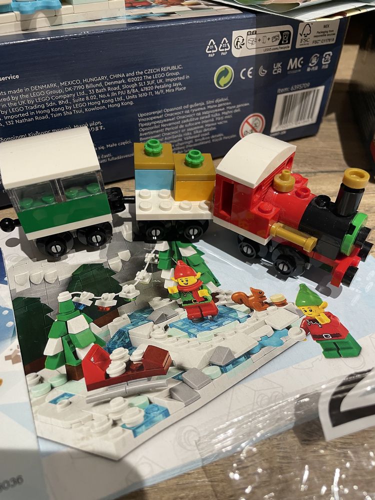 Lego zestawy świąteczne Mikołaj pracownia Elfy pociąg