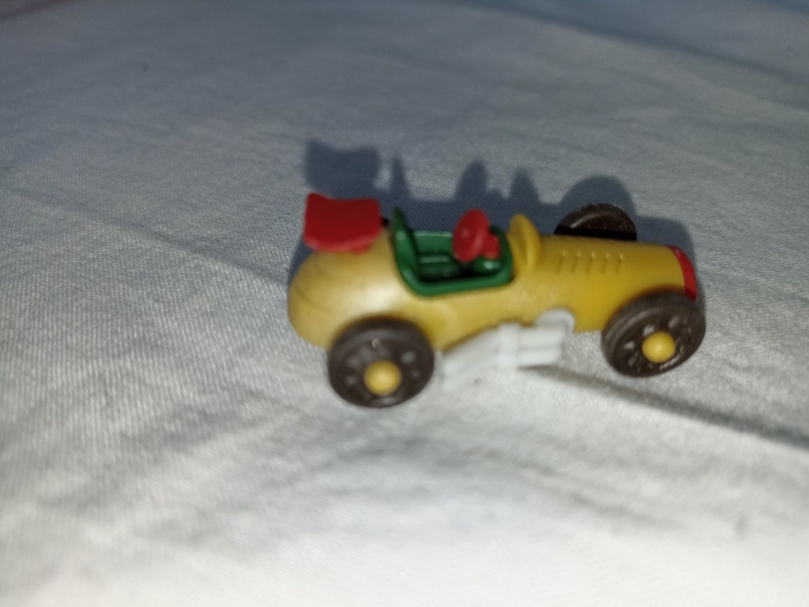 Trzy samochidziki KINDER SURPRISE Oldtimer car with metal body 1997/98