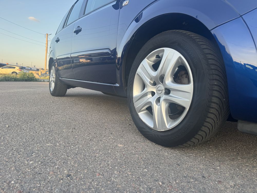 Opel Zafira 1,6 бензин 7 місць