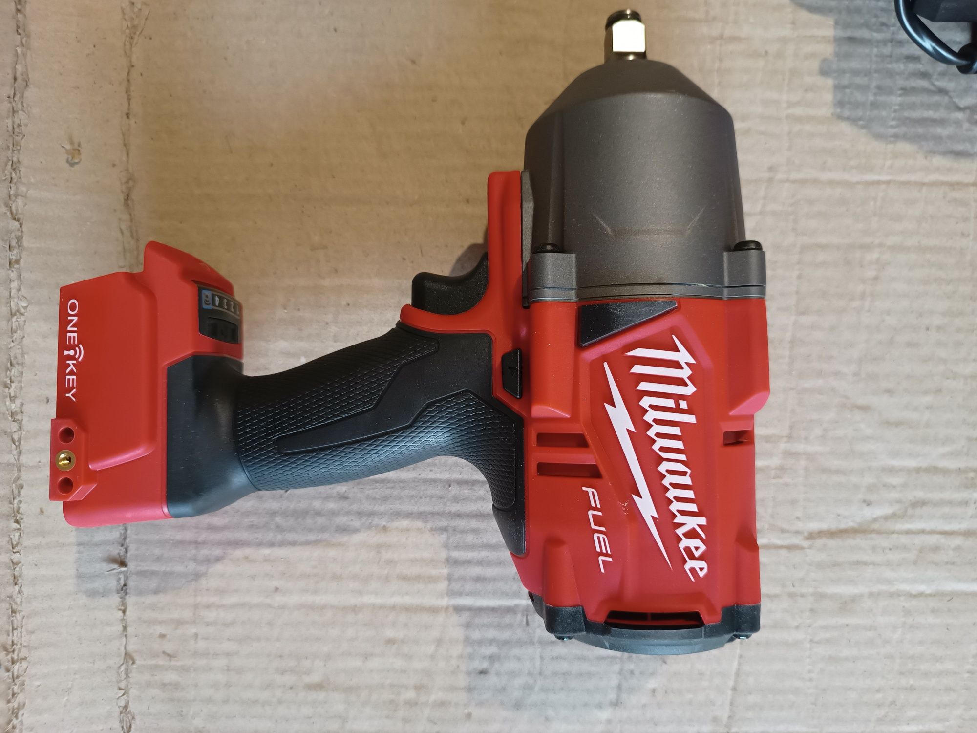 MILWAUKEE M18 ONEFHIWT 12. M18 FMTIW2F12 Milwaukee M18 B5 5.0 AH 2шт.
