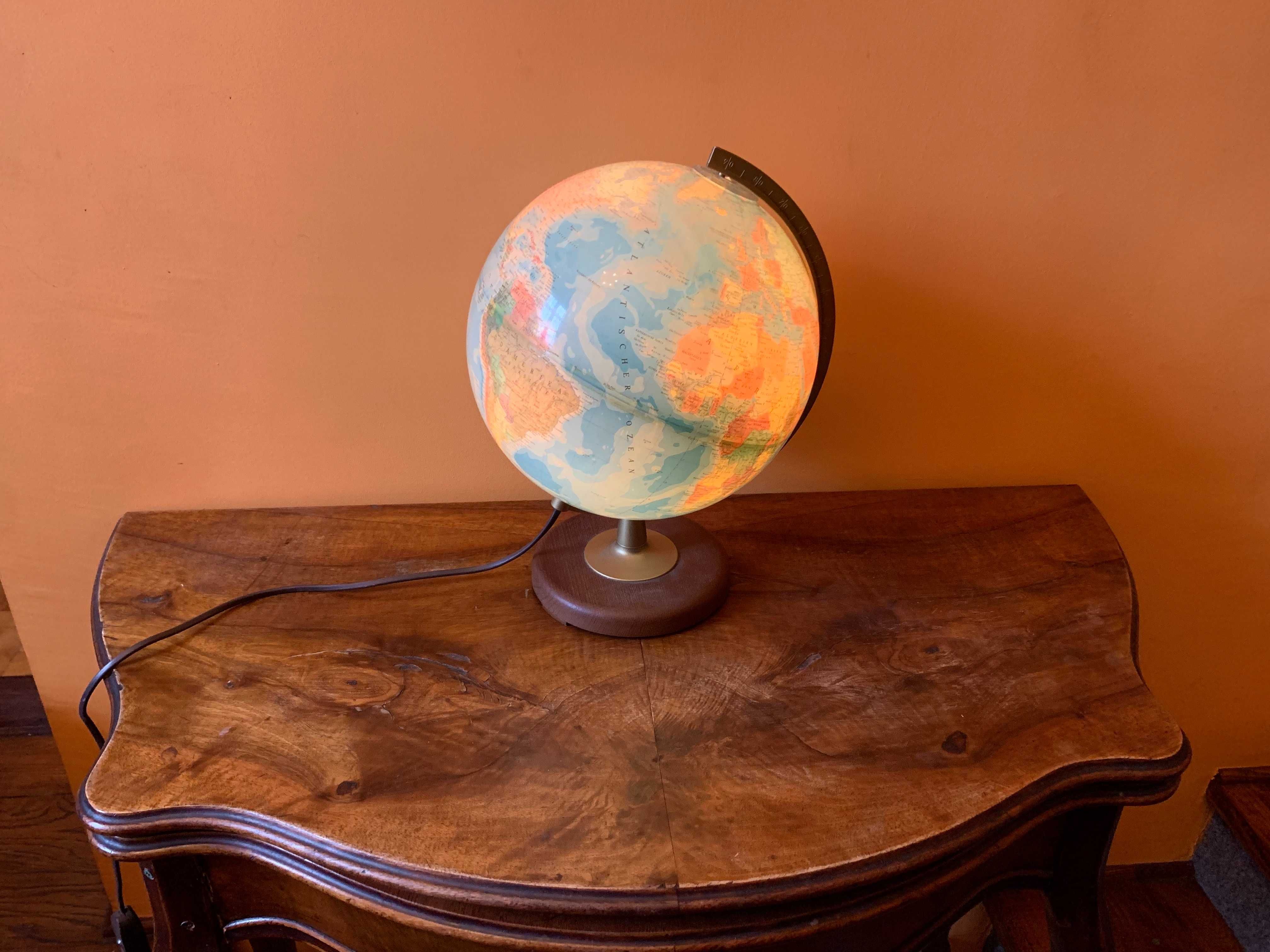 Stary niemiecki globus podświetlany lampa