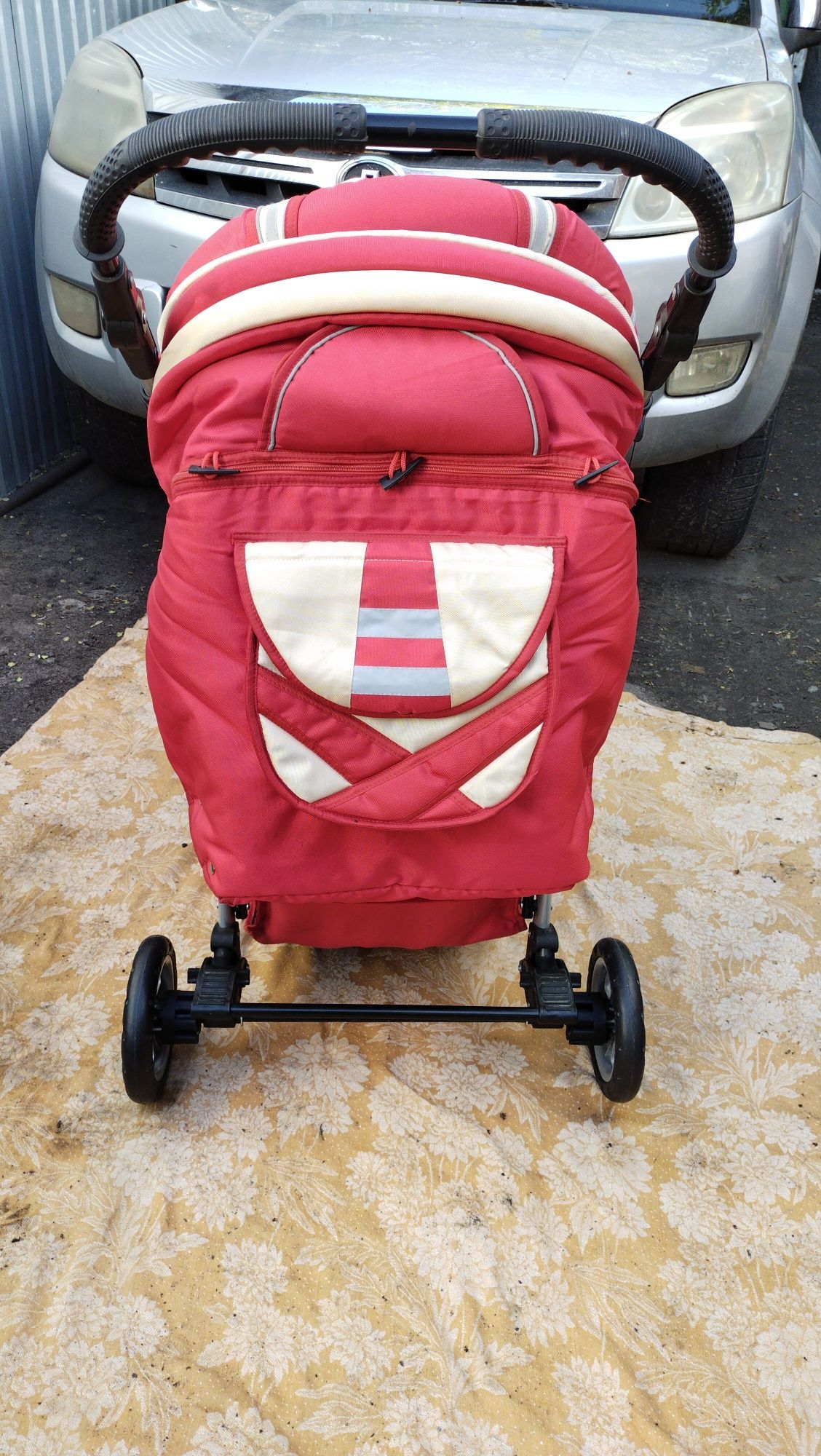 Новий дитячий візок.