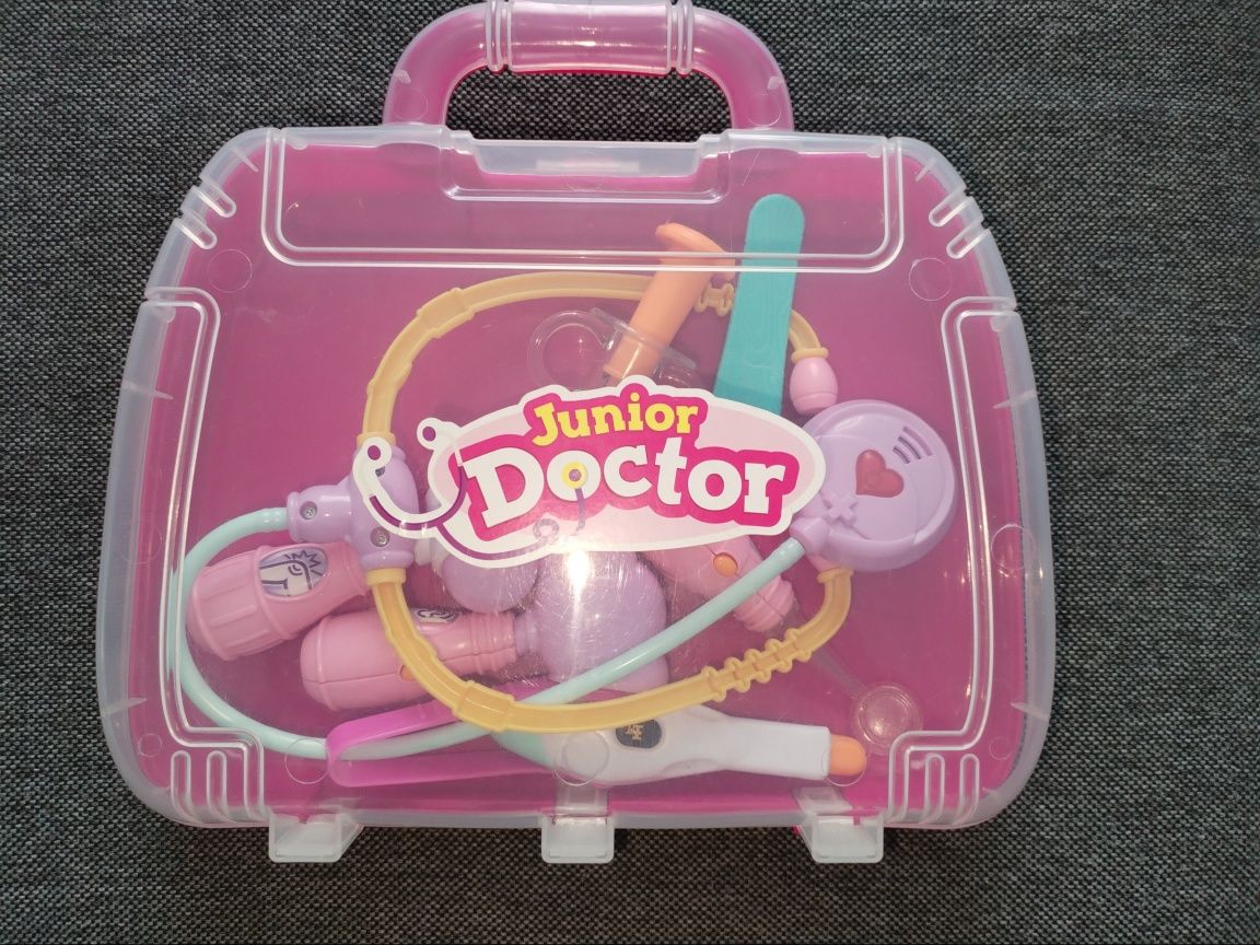 Zabawka z akcesoriami dla małego lekarza
