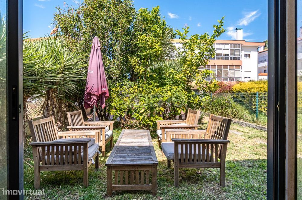 Apartamento T4: A rara combinação de espaço, jardim e garagem