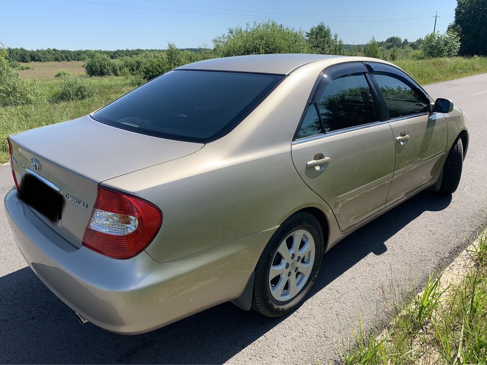 Toyota Camry LE 2002