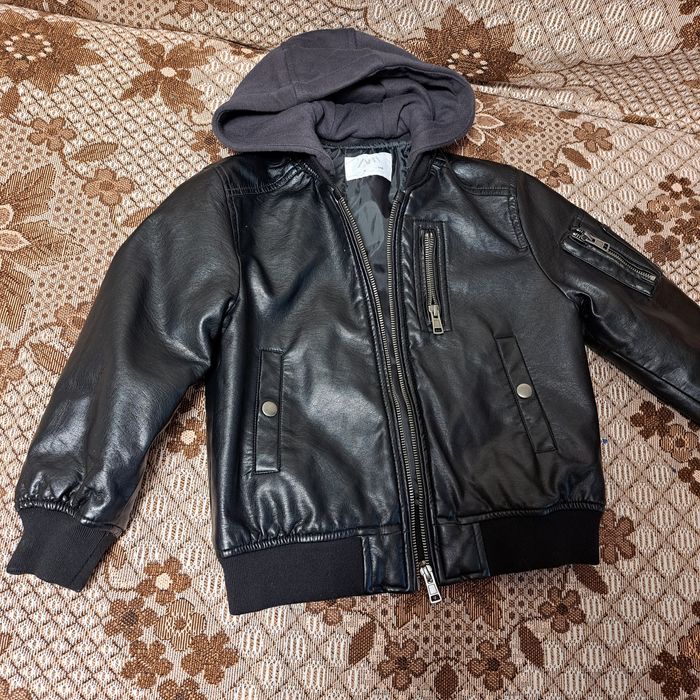 Куртка шкіряна zara