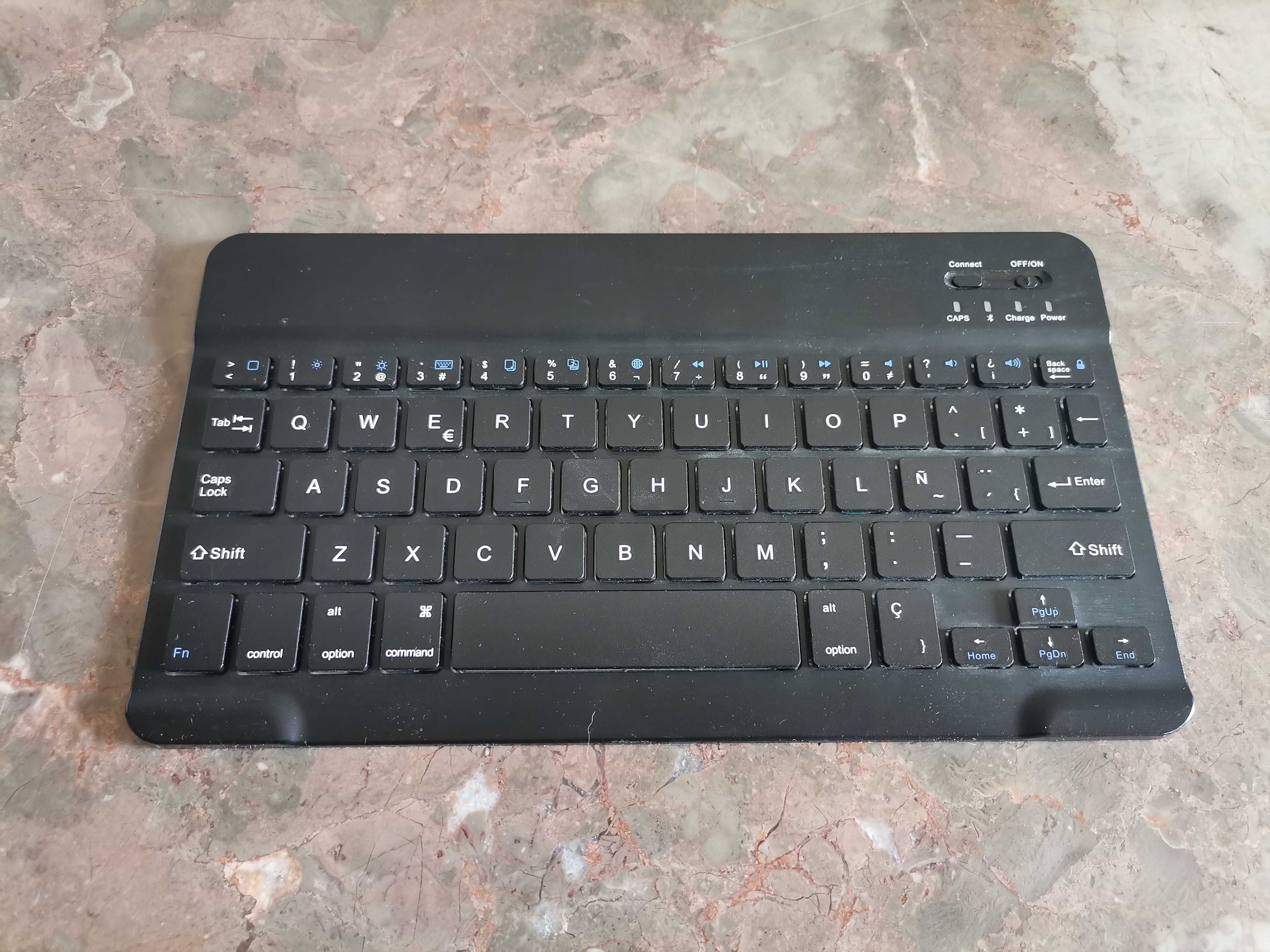 Teclado Bluetooth - bateria em excelente estado