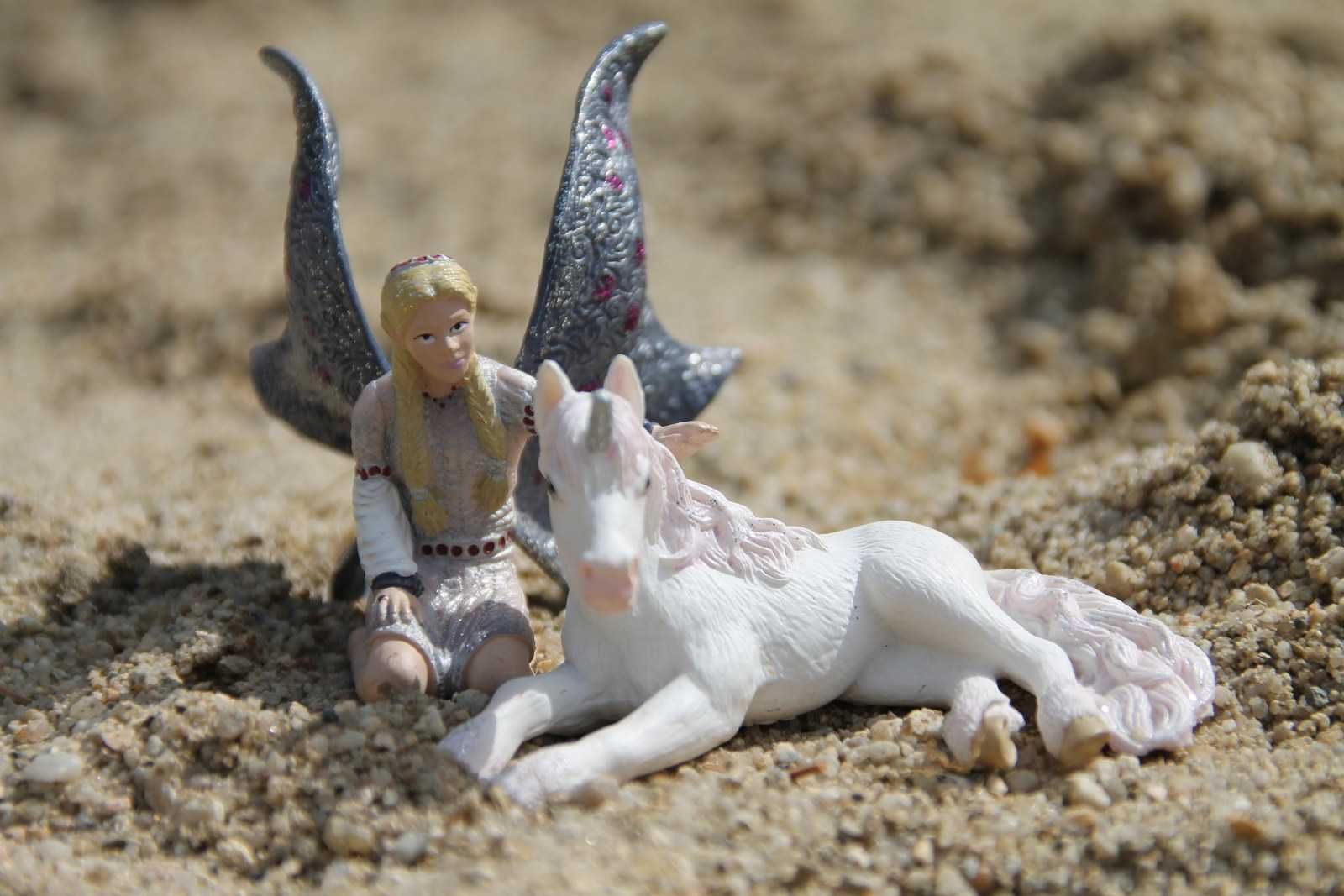 Schleich Bayala zestaw : jednorożce, magiczny koń, wróżki.