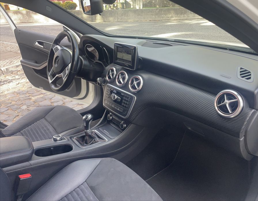 Mercedes A200 CDI AMG LEDS Estofos alcantra e pele