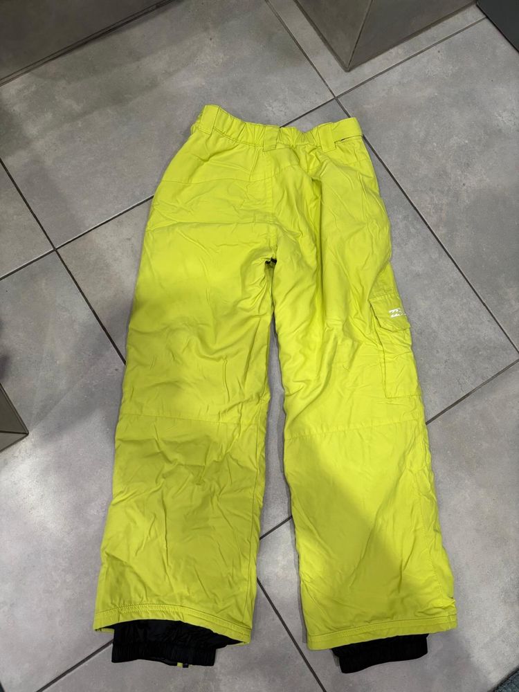 Spodenki narciarskie/snowboardowe Billabong rozmiar 150.