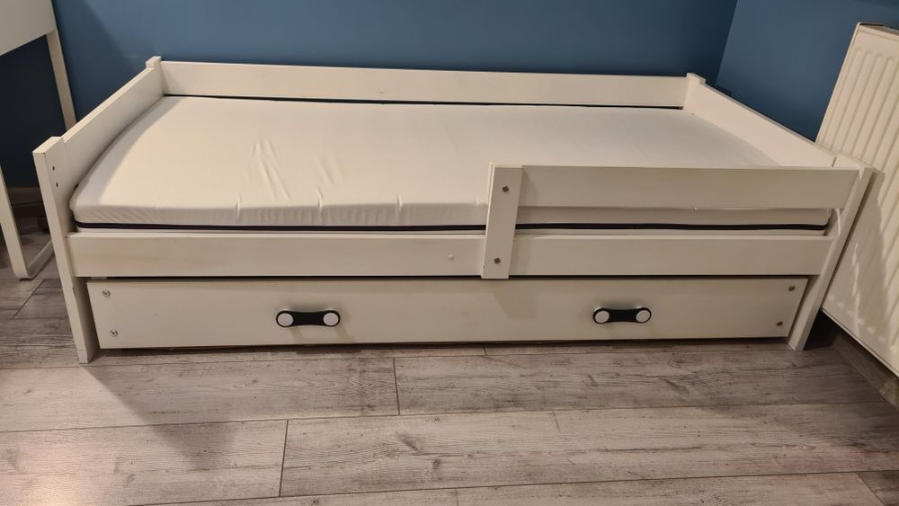 Łóżko dziecięce z szufladą i barierką. 80x160. Materac z pokrowcem wod