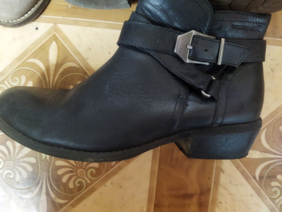 Продам жіноче взуття осінь-зима