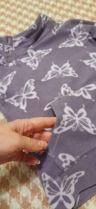 Фліска кенгурушка на дівчинку