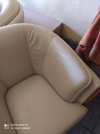 Komplet mebli skórzanych - kanapa i dwa fotele
