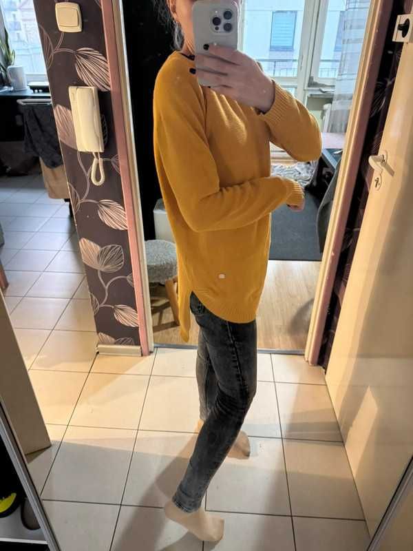 Sweter musztardowy wełniany