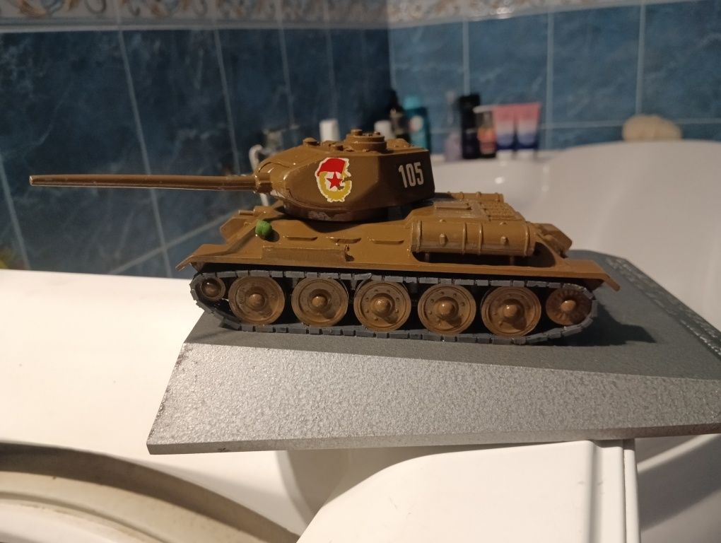 Продам модель т-34